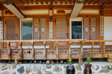 Danyang Usanjeongsa Hanok Stay