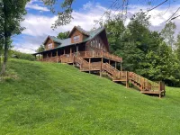 Rim Shoals River Cabin - private boat dock, walk-in fishing access sleeps 14