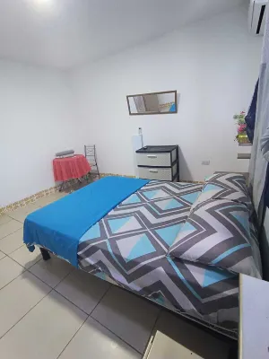 Hostal Venecia -Tu Casa en Manta. Hôtels à : Manta