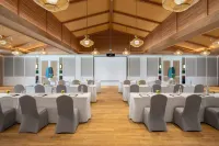 Centara Grand Lagoon Maldives Hotels in Huvafen Fushi
