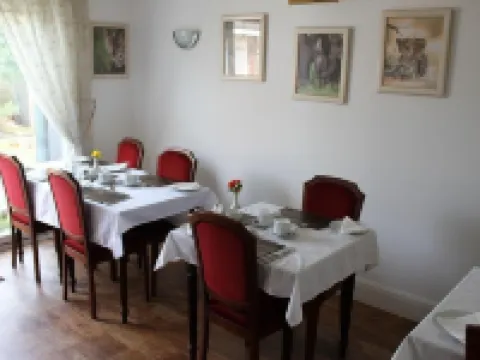 Merton House Hotels in Worthing