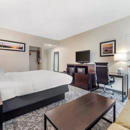Quality Inn & Suites NJ State Capital Area