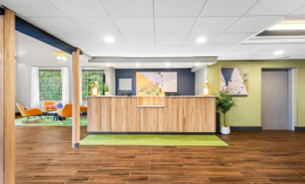 Spark by Hilton Duluth