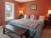 Spacious 5-bedroom house with AC, WiFi in charming Bemus Point Hotele w: Ellery