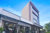 โรงแรม รอยัล รีทรีต - บิซิเนส & เลเชอร์ โรงแรม