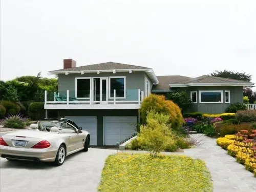 Ocean Views and Steps to Secluded Beach!