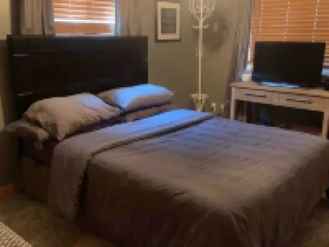 Charming 3-bedroom cabin with AC and WiFi in Neillsville デューハーストのホテル