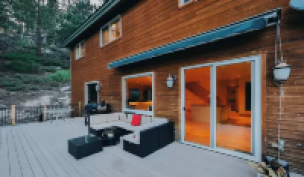 The Elevator House Sleeps 10! Hotels in Kingsbury