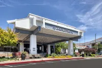 DoubleTree by Hilton Sacramento Hotel dekat California State Railroad Museum