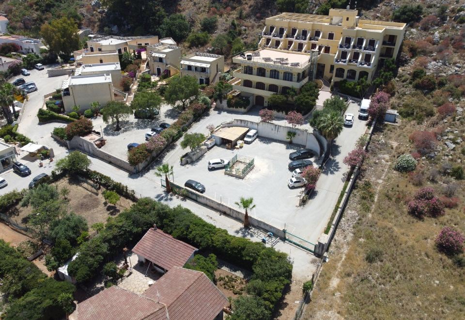 hotel overview picture