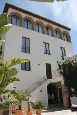 Elysium Luxury Stays & Restaurant Hotel a Lecrin