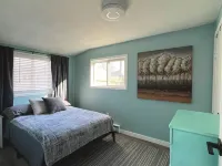 Little Blue on Second St! Cozy & close to the beach, pub, bar, and downtown! Hotels in Elgin County