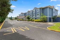 Microtel Inn & Suites by Wyndham Salisbury - Motels