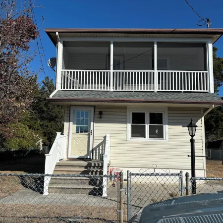 Beautiful 3 bedroom house in Villas NJ- dishwasher, washer/dryer, and ac.