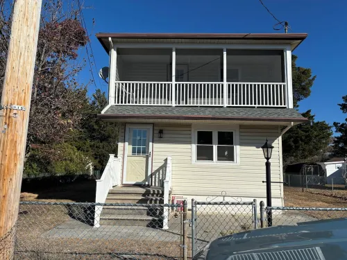 Beautiful 3 bedroom house in Villas NJ- dishwasher, washer/dryer, and ac.