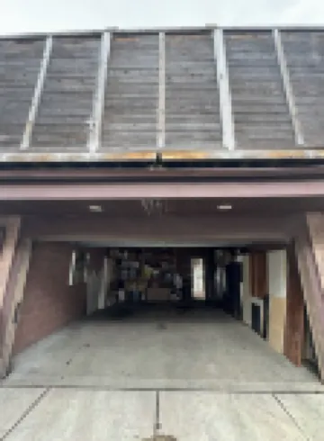 Modern 1-bedroom apartment with 1 FREE Parking, Whirlpool bathtub,Full Kitchen