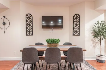 Luxurious Hilltop Retreat with Game Room - Stunning Countryside Views Отели в г. Маунт Крофорд