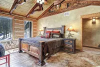 Spacious, Custom Built, Luxury Home Cabin with Hot Tub, Stunning Views,