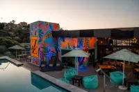 Zar - Rooftop Pools