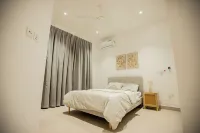 3-bedroom apartment in terrific Tema,Accra with WiFi, AC Hotels in Sakumono