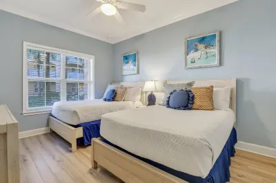 Spacious Hilton Head Island Condo - 1 block to Beach & 60+ shops/restaurants Hotels near Shipyard Beach Access