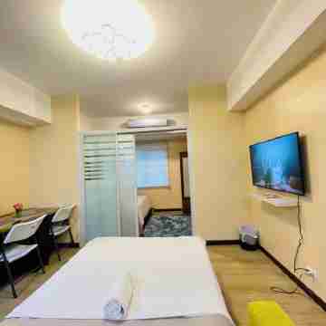 Spacious  Lower floor at abreeza place towers Rooms
