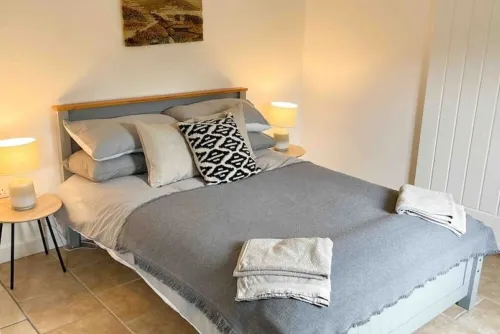 Cosy Annex sleeps 2 near Gretna, M6 Jct 45 / A75