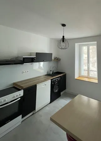 Apartment in paradise Completely renovated In a village near Gergovie