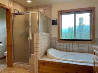 Splendid and Comfortable Retreat in Meadows Valley. Views of Brundage Mountain.