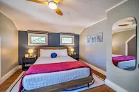 North Conway Adventure Hub! Walk to Shops & Dining. All New! Deck, Grill, Lawn