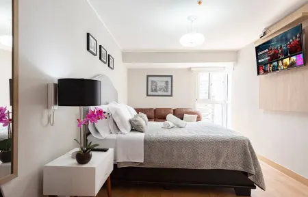 LUXURY 1BR/1BA MIRAFLORES TERRACE