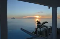 Villa Henson, Colombier, by Owner.