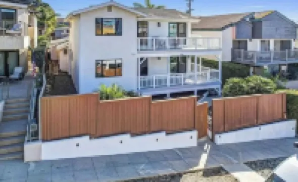 Moonlight dream! 4-bedroom, 4-bathroom ocean view home 1 block from the beach.