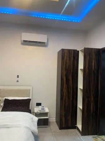 Exquisite 5 bedroom apartment, Peter odili.