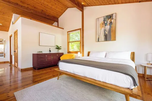 Riverfront Cabin - Private River Access & Hot Tub