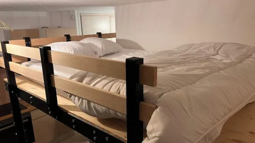 Cosy, modern studio 5 minutes from the beach and all amenities