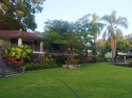 Garden house Cuernavaca Отели рядом с достопримечательностью «Plaza de la Constitucion»