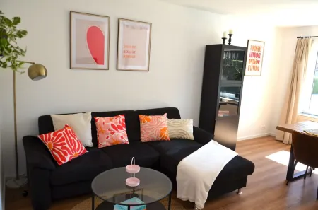 Bright 3 room apartment - central in Aurich (city center & close to the harbour) Отели в г. Аурих