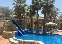 Montrose Hotel Kuwait - Pools