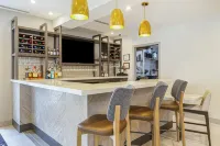 Hilton Garden Inn Danbury - bar
