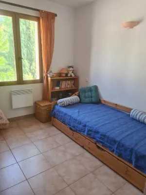 Charmante Maison de Caractère à Deux pas du Centre de Quinson Hotels in Quinson