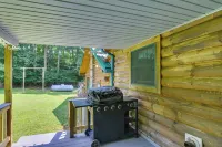 Serene Valley Bend Cabin Rental: 7 Private Acres!