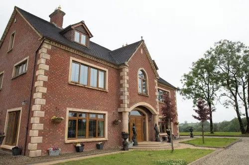 Tara Manor - Family gatherings, intimate weddings, golfing trips & hen parties Hotels in Omagh