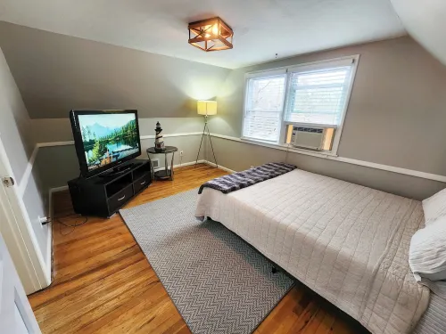 Adorable & Charming Single-Family Home!