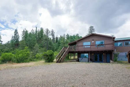 Hot Tub & Mtn Views - Peaceful Pagosa Springs Retreat Minutes to Town  & Trails