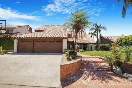 Lake View 5BR Mission Viejo Retreat Near Laguna Beach & Disneyland