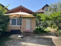 Saint-Jorioz, charming detached cottage. Các khách sạn ở Saint-Jorioz