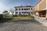 Cozy Apartment in a Country House Hôtels à : Vigliano d'Asti