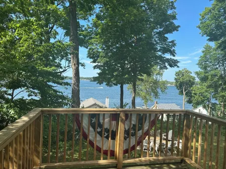 Charming 4-bedroom with views of Paw Paw Lake. Sleeps up to 10.