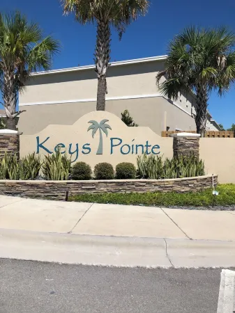 2-bedroom townhome in delightful Florida City with fitness room,cayos de florida